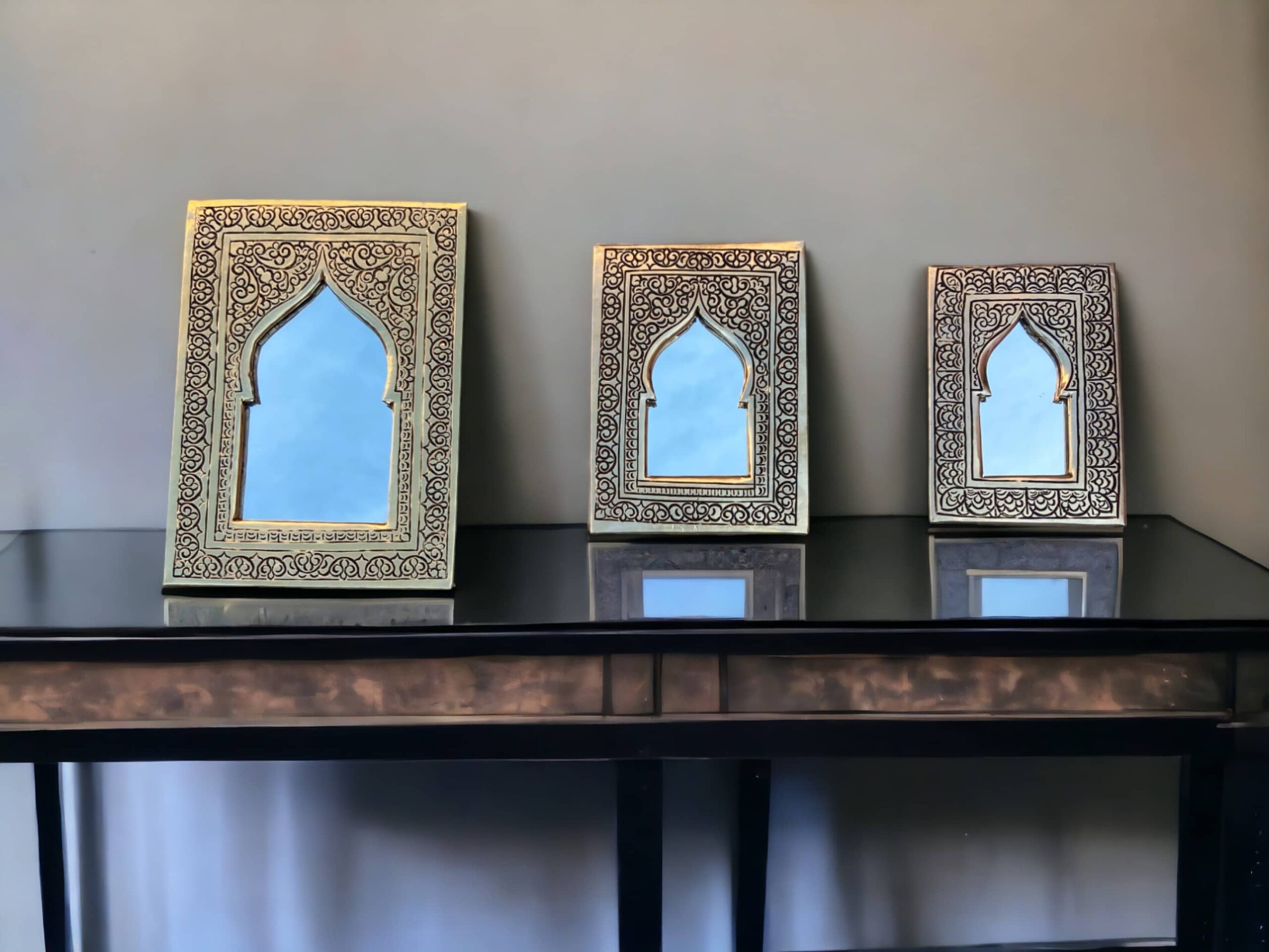 Moroccan Handmade Patina Brass Wall Mirror: Decorative wall Décor